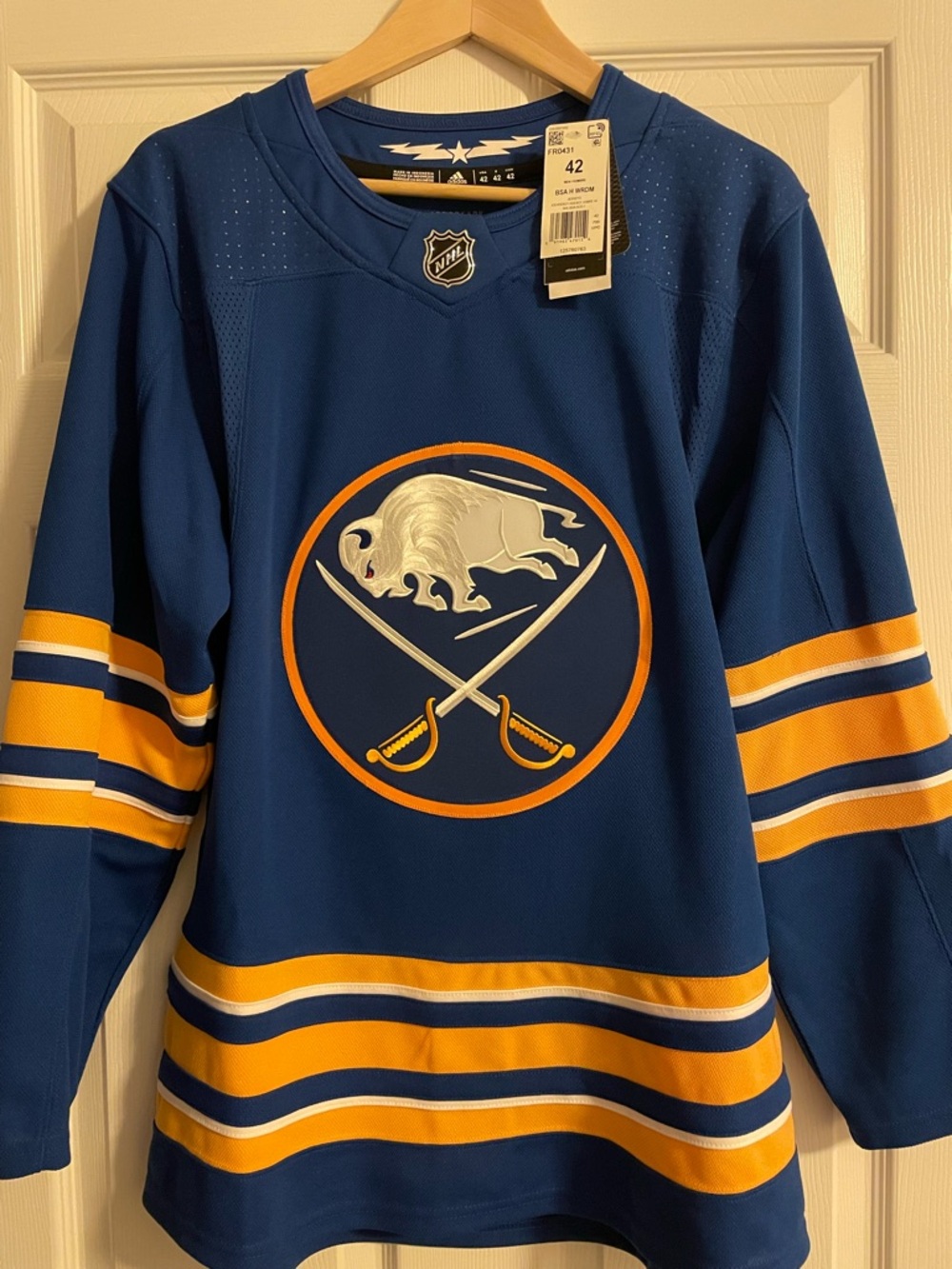 NWT NHL Buffalo Sabres Blue & Gold Team Crest Hockey Jersey